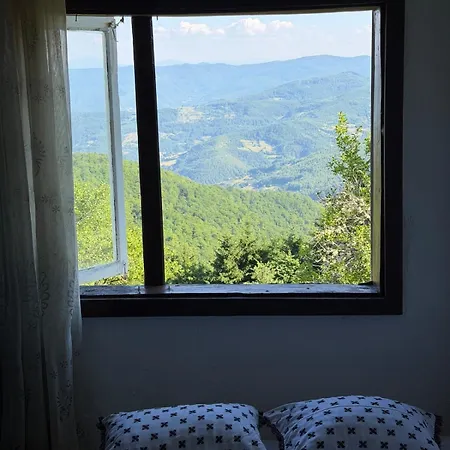 Chalé 112 Year Old Heritage Home-mountain Views- Gorazde